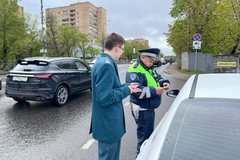 В Красногорске мобильный налоговый офис помогал автолюбителям погасить задолженность